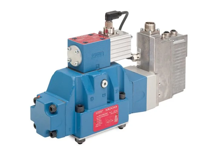 Moog 先导式伺服阀 D671/D672 系列（可选 Fieldbus）